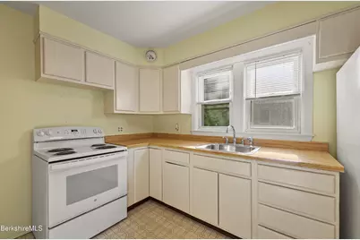 14 Stockbridge Ave, Dalton, MA 01226 - Photo 10