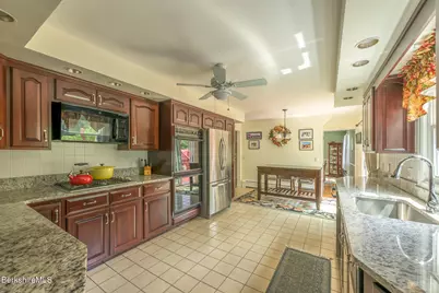 117 Lucia Dr, Pittsfield, MA 01201 - Photo 10