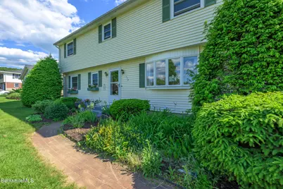 117 Lucia Dr, Pittsfield, MA 01201 - Photo 2