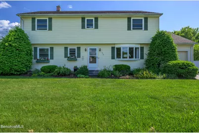 117 Lucia Dr, Pittsfield, MA 01201 - Photo 1