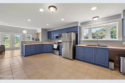 828 N Main St, Lanesborough, MA 01237 - Photo 12