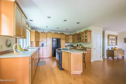 80 Center Rd, West Stockbridge, MA 01266 - Photo 10