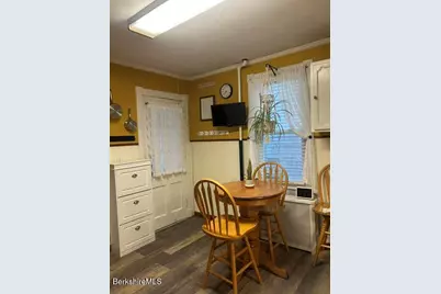 22 South St, North Adams, MA 01247 - Photo 6