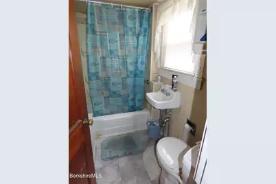 42 Prospect St, North Adams, MA 01247 - Photo 22