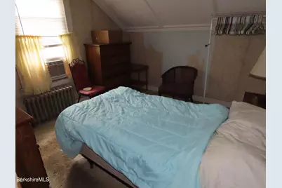 42 Prospect St, North Adams, MA 01247 - Photo 20