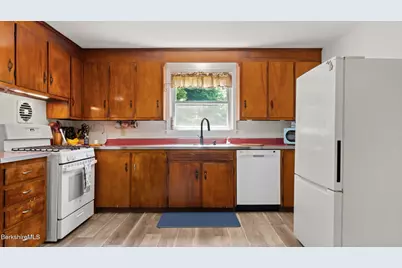 140 Orchard St, Lee, MA 01238 - Photo 8