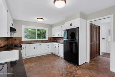 500 Walker St, Lenox, MA 01240 - Photo 14