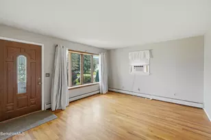 34 Baldwin Ave, Pittsfield, MA 01201 - Photo 4