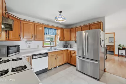 130 Ridge Ave, Pittsfield, MA 01201 - Photo 16