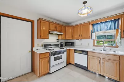 130 Ridge Ave, Pittsfield, MA 01201 - Photo 14