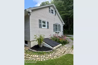 46 Pinehurst Ave, Pittsfield, MA 01201 - Photo 12