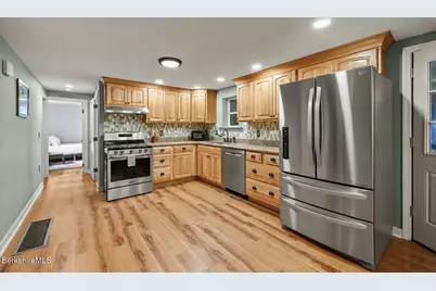 787 Churchill St, Pittsfield, MA 01201 - Photo 8
