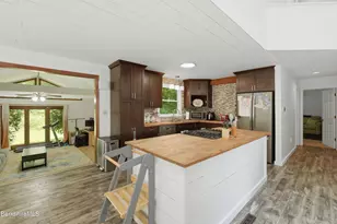 56 Victoria Ln, Lanesborough, MA 01237 - Photo 10