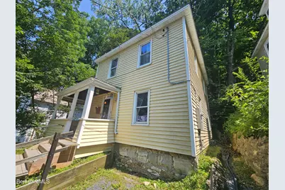 134 Meadow St, North Adams, MA 01247 - Photo 2
