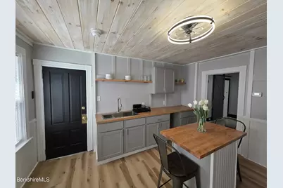 40 East Jordan St #4, Adams, MA 01220 - Photo 4
