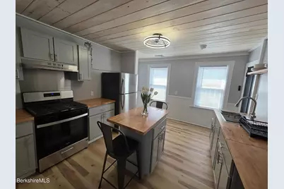 40 East Jordan St #4, Adams, MA 01220 - Photo 2