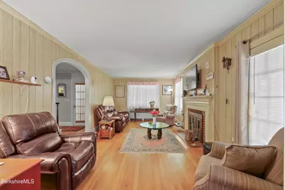 96 E Housatonic St, Pittsfield, MA 01201 - Photo 6