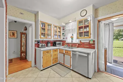 96 E Housatonic St, Pittsfield, MA 01201 - Photo 18