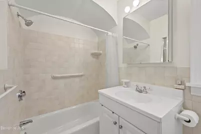 96 E Housatonic St, Pittsfield, MA 01201 - Photo 30