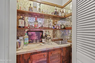 96 E Housatonic St, Pittsfield, MA 01201 - Photo 14
