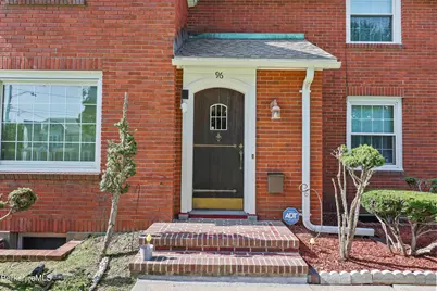 96 E Housatonic St, Pittsfield, MA 01201 - Photo 4
