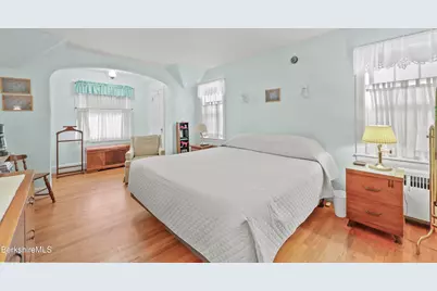 96 E Housatonic St, Pittsfield, MA 01201 - Photo 26