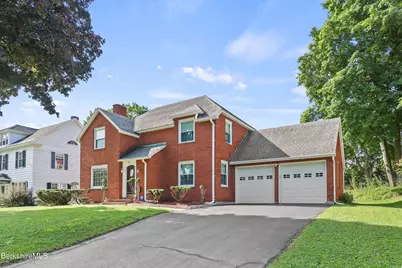 96 E Housatonic St, Pittsfield, MA 01201 - Photo 2