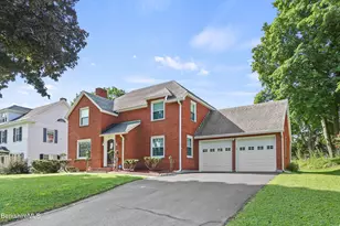 96 E Housatonic St, Pittsfield, MA 01201 - Photo 2