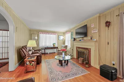 96 E Housatonic St, Pittsfield, MA 01201 - Photo 8