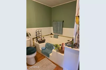 3 Iroquois Dr, North Adams, MA 01247 - Photo 14