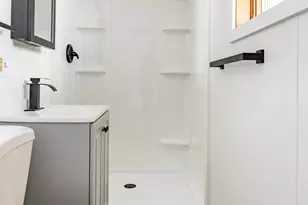 141 Dewey Ave, Pittsfield, MA 01201 - Photo 20