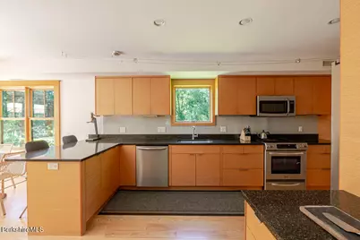 2 Goodrich St, Stockbridge, MA 01262 - Photo 8