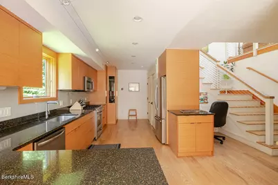 2 Goodrich St, Stockbridge, MA 01262 - Photo 6