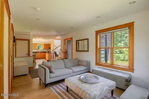 2 Goodrich St, Stockbridge, MA 01262 - Photo 4