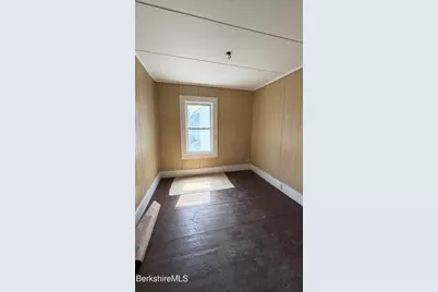 2-4 Jordan St, Adams, MA 01220 - Photo 16