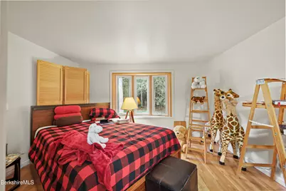 128 Rannapo Rd, Sheffield, MA 01257 - Photo 18