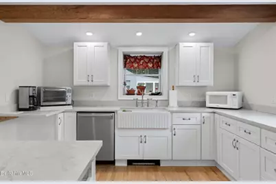 12 Mountain St, Great Barrington, MA 01230 - Photo 10