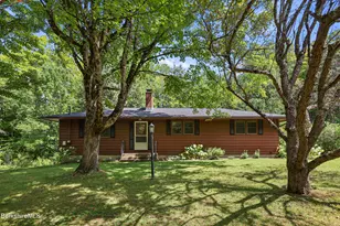 19 Sandmill Hill, Cheshire, MA 01225 - Photo 1
