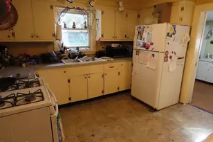 15 Meadow St, Adams, MA 01220 - Photo 16