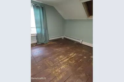 15 Meadow St, Adams, MA 01220 - Photo 10