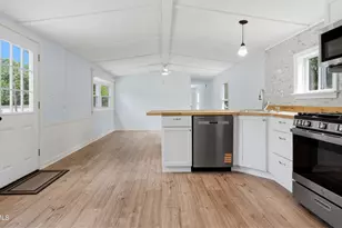 10 Alice Dr, Hinsdale, MA 01235 - Photo 6