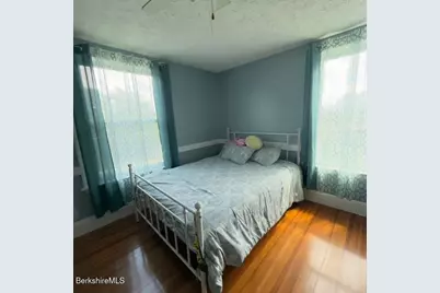 77 Onota St, Pittsfield, MA 01201 - Photo 24
