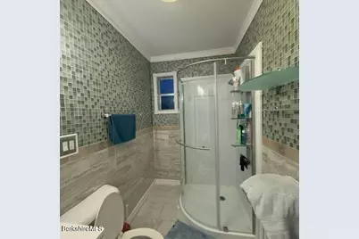 77 Onota St, Pittsfield, MA 01201 - Photo 18