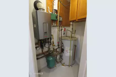 19 Pine St, Adams, MA 01220 - Photo 10