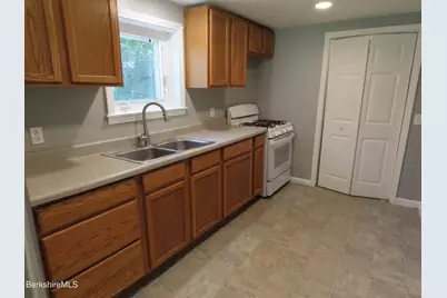 19 Pine St, Adams, MA 01220 - Photo 8