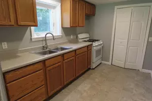 19 Pine St, Adams, MA 01220 - Photo 8