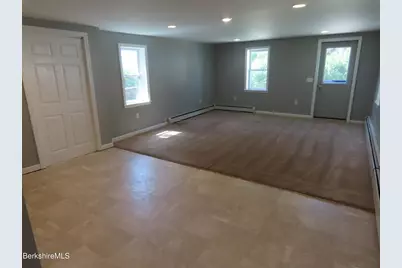 19 Pine St, Adams, MA 01220 - Photo 12