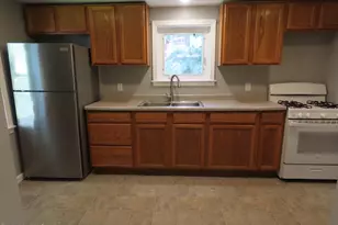 19 Pine St, Adams, MA 01220 - Photo 6