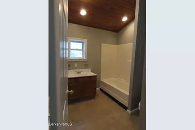 19 Pine St, Adams, MA 01220 - Photo 22