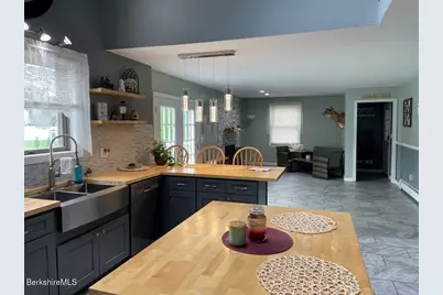 16 Juliana Dr, Pittsfield, MA 01201 - Photo 12